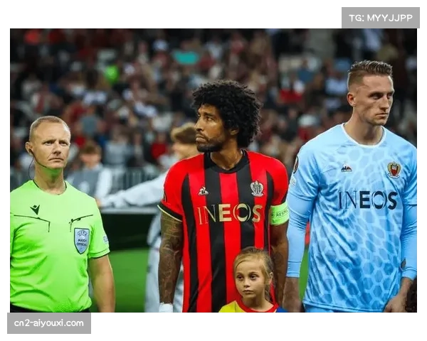 法甲保级区竞争激烈,六队分差仅三分形势错综复杂 法甲保级区竞争激烈,六队分差仅三分形势错综复杂